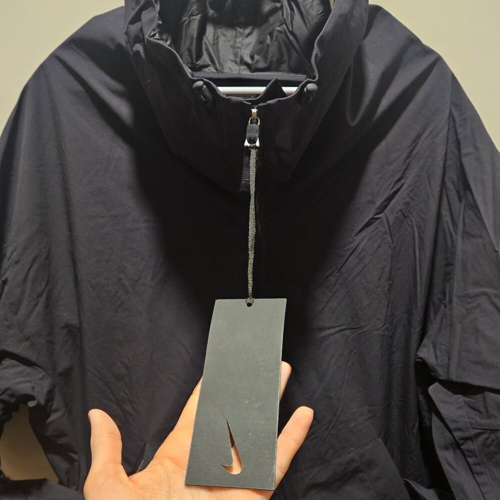 Nike men's jacket size L, ND every stich considered